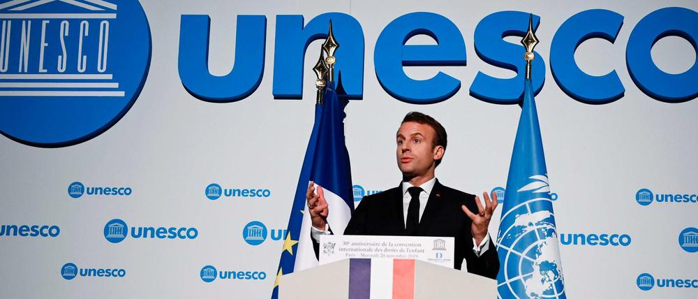 Frankreichs Präsident spricht bei der Unesco-Generalkonferenz.