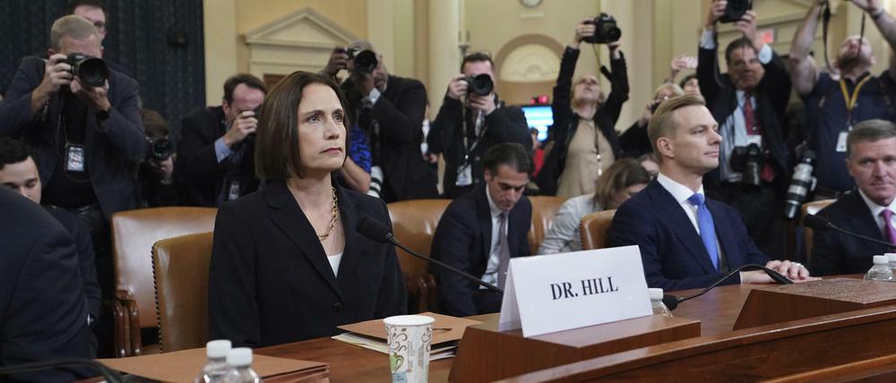 Fiona Hill, die frühere Russland-Expertin des Nationalen Sicherheitsrats, und der in Kiew tätige US-Diplomat David Holmes am Donnerstag im Kongress.