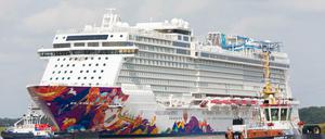 Von der "Global Dream" gibt es noch keine Fotos. Sie wird aber noch größer sein als die hier gezeigte "World Dream" aus der Meyer-Werft in Papenburg (Niedersachsen).