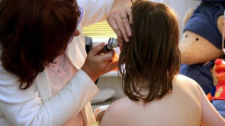 Der Berliner Senat ist für verpflichtende Vorsorgeuntersuchungen für Kinder und Jugendliche. 