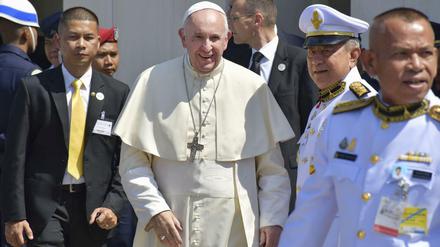 Papst Franziskus begann seine Asien-Reise in Bangkok.