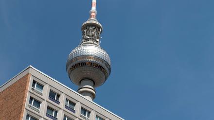 Knapp zwei Drittel der Berliner finden den Mietendeckel gut.