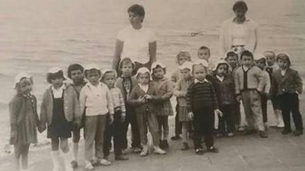 Das Foto zeigt eine Gruppe Kinder eines Kinderheimes aus Norderney im Jahr 1961.