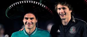 Rekordlächeln. Roger Federer und Alexander Zverev boten viel Show vor vielen Zuschauern.