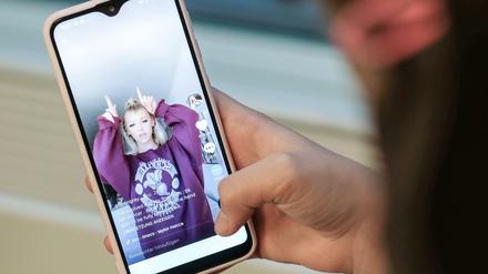 Die Video-App TikTok verzeichnet ein rasantes Wachstum, noch ist der chinesische Dienst kaum reglementiert.