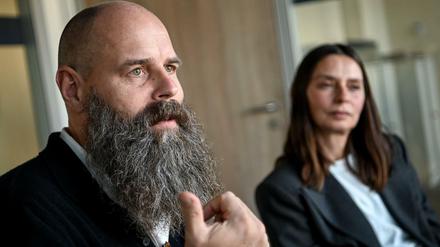 Erklärungsbedarf, Erklärungsnot. Holger und Silke Friedrich, Verleger der "Berliner Zeitung".