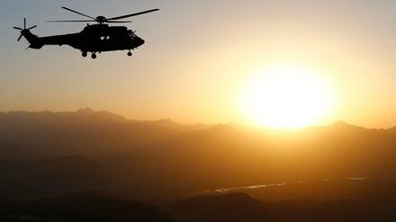 Ein Eurocopter AS 532 Cougar der französischen Armee bei einem Einsatz im Krisengebiet Mali. Bei einem Zusammenprall waren 13 Soldaten ums Leben gekommen. 