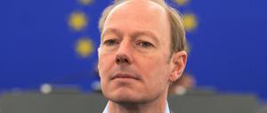 Der Satiriker Martin Sonneborn übt ernste Kritik an den Kandidaten, die Ursula von der Leyen zusammengestellt hat.