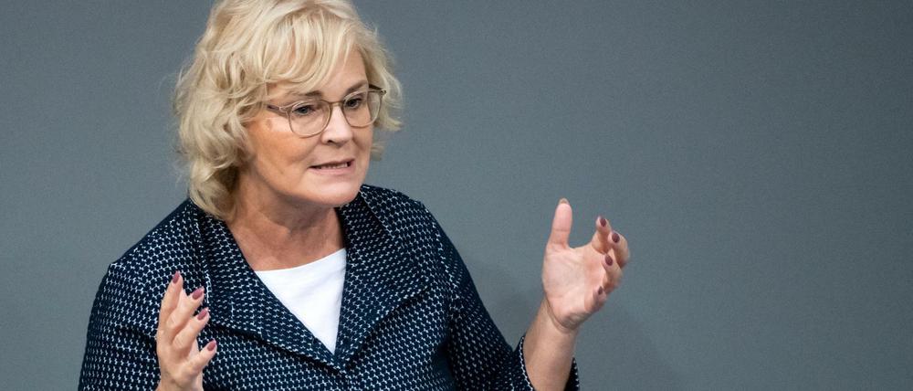 Christine Lambrecht (SPD), Bundesjustizministerin, realisiert ein Wunschvorhaben. Die Union denkt an Korrekturen.