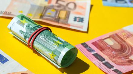 Seit Beginn der Corona-Pandemie gab es einen außergewöhnlich starken Anstieg von Bargeld-Auszahlungen.