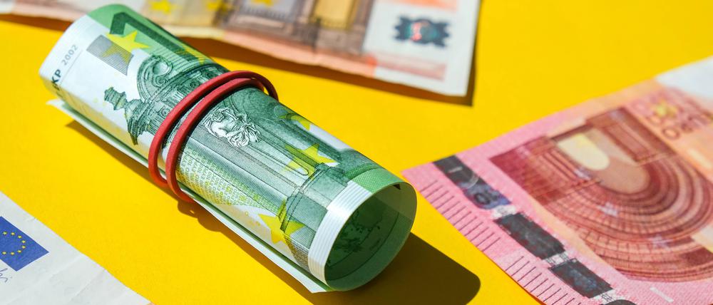 Seit Beginn der Corona-Pandemie gab es einen außergewöhnlich starken Anstieg von Bargeld-Auszahlungen.