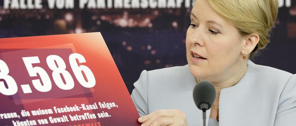 Familienministerin Franziska Giffey kündigte zum Tag gegen Gewalt an Frauen mehr Bundesmittel für Frauenhäuser an.