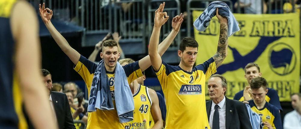 Grund zum Jubeln: Alba Berlin siegt auch gegen Bonn.
