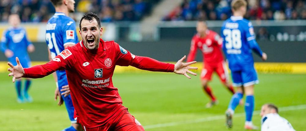 Starker Start. Levin Öztunali feiert sein Tor zum 1:0 für Mainz.