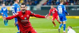 Starker Start. Levin Öztunali feiert sein Tor zum 1:0 für Mainz.