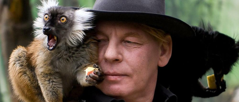 Ben Becker beim PR-Termin im Affenhaus des Tierparks Friedrichsfelde.