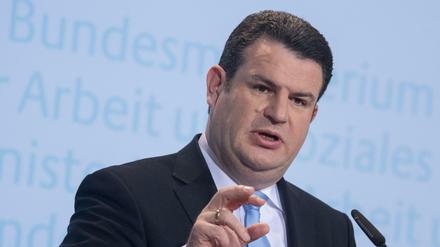 Hubertus Heil (SPD), Bundesminister für Arbeit und Soziales, will an strengen Hartz-IV-Sanktionen festhalten.