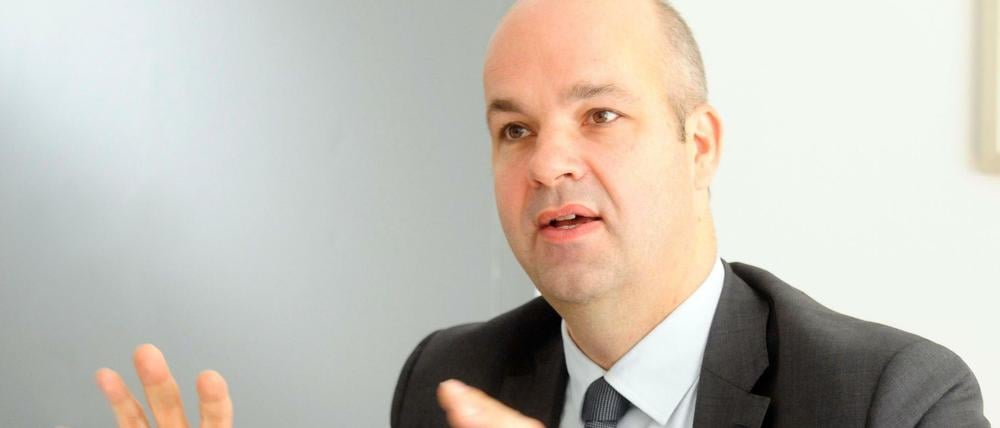 Marcel Fratzscher ist ein deutscher Ökonom. Er leitet seit 1. Februar 2013 das Deutsche Institut für Wirtschaftsforschung und ist Professor für Makroökonomie an der Humboldt-Universität zu Berlin.