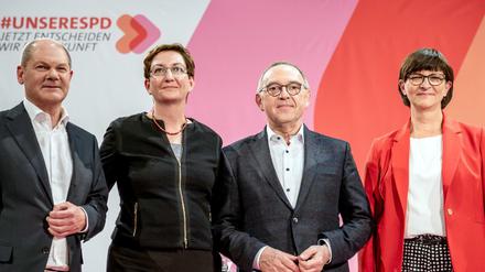 Wer übernimmt den SPD-Vorsitz? Olaf Scholz (l) und Klara Geywitz oder Saskia Esken und Norbert Walter-Borjans?