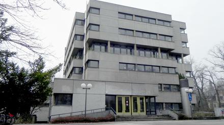 Im Rathaus Zehlendorf sind laut Bezirk Asbest-Spuren gefunden worden.