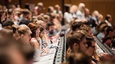 Knapp 2,9 Millionen Studierenden sind aktuell in Deutschland eingeschrieben.