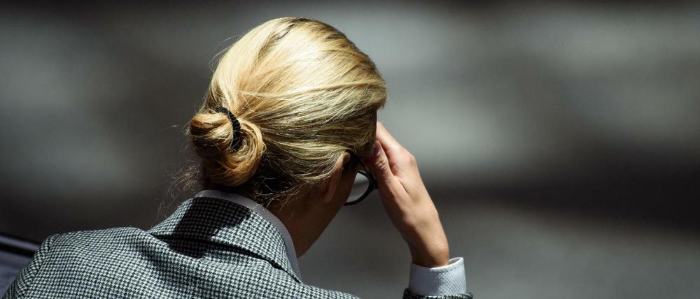 Facepalm: Die AfD-Spendenaffäre könnte juristische Konsequenzen nach sich ziehen. 