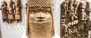 Benin-Bronze im Hamburger Museum für Kunst und Gewerbe.
