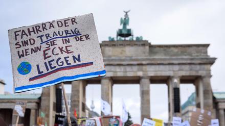 Zehntausende versammelten sich vor dem Brandenburger Tor.