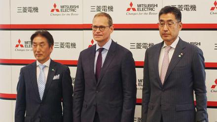 Michael Müller (M.) und Satoshi Matsushita (r.) im Mai 2019 in Tokio.