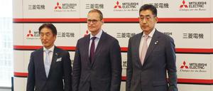 Michael Müller (M.) und Satoshi Matsushita (r.) im Mai 2019 in Tokio.