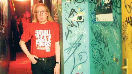Moabit Peter (1949-2019) bei einem Konzert im Magnet im Jahr 2006.