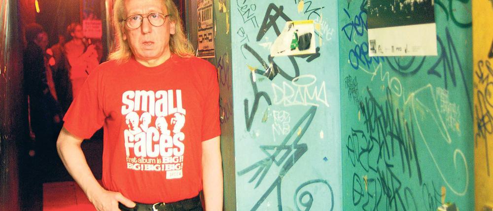Moabit Peter (1949-2019) bei einem Konzert im Magnet im Jahr 2006.