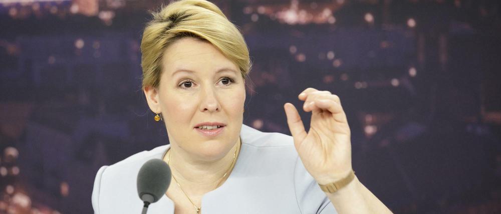 Die Familienministerin stellte eine Kampagne gegen Partnerschaftsgewalt vor. 