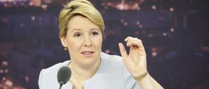 Die Familienministerin stellte eine Kampagne gegen Partnerschaftsgewalt vor. 