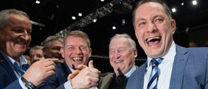Tino Chrupalla (rechts), nach seiner Wahl als AfD-Chef