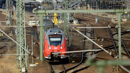 Ein Regionalexpress der Deutschen Bahn. 