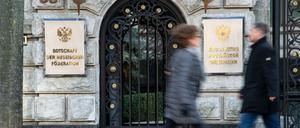 Russische Botschaft: Nach dem mutmaßlichen Auftragsmord an einem Georgier kriselt es diplomatisch zwischen Berlin und Moskau.