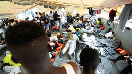 Migranten an Bord der Sea Watch 3, bevor Carola Rackete sie an Land brachte. Elf von ihnen wollte Deutschland aufnehmen.