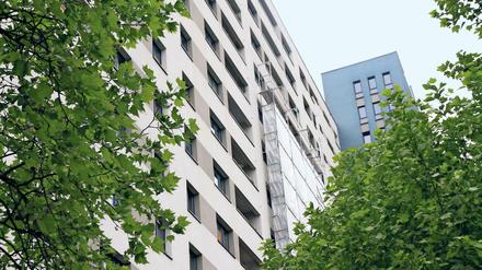 Energetisch modernisierte Wohnhäuser der GESOBAU am Wilhelmsruher Damm im Märkischen Viertel in Berlin-Wittenau. 