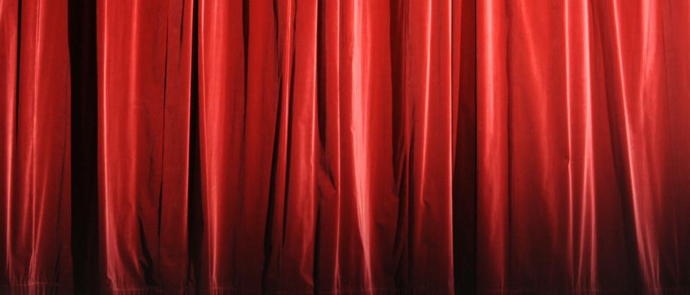 The Show must go on. Trotz Entlassung tritt das kurdische Ensemble weiter auf.