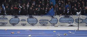Sauer auf ihr Team. Die Ultras von Hertha BSC machten nach dem Spiel gegen Dortmund ihrem Ärger Luft.