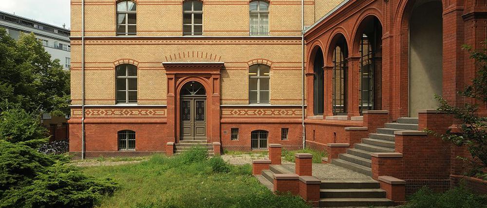 Ein Altbau, in dem Universitäts-Institute untergebracht sind.