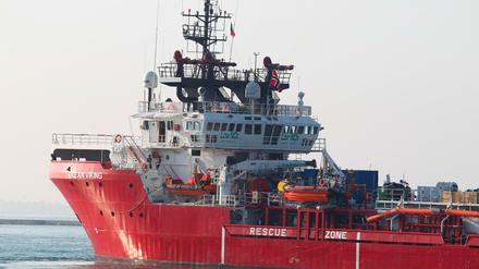 Das Rettungsschiff "Ocean Viking" war am 16. Oktober schon einmal in den italienischen Hafen Tarent (Taranto) eingelaufen.