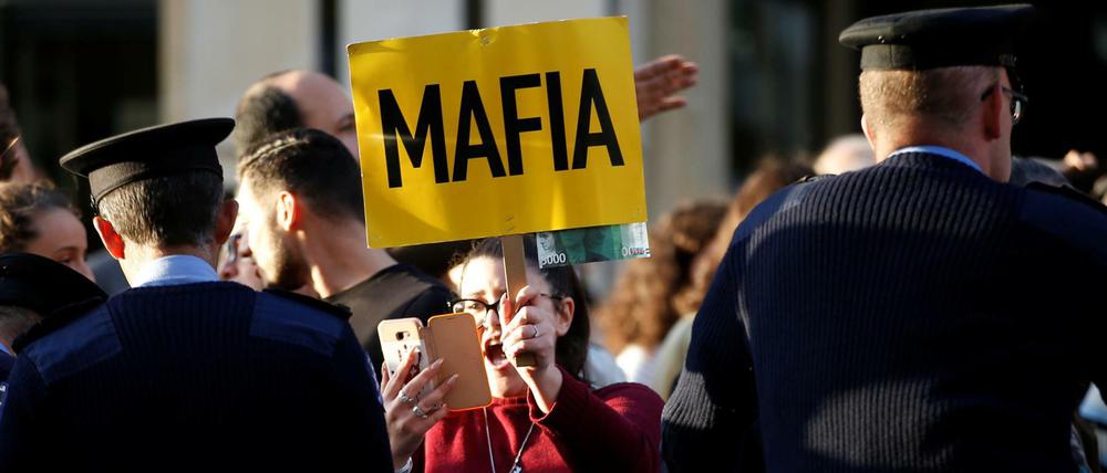 Eine Demonstrantin vor dem maltesischen Parlament.