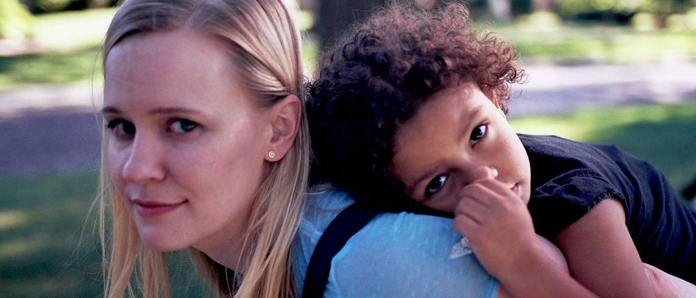 Bridget (Kelly O'Sullivan, links) mit Frances (Ramona Edith-Williams) im Eröffnungsfilm "Saint Frances".