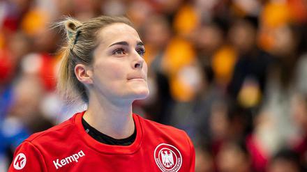 Torhüterin Dinah Eckerle enttäuscht nach der Niederlage der Deutschen gegen Frankreich.