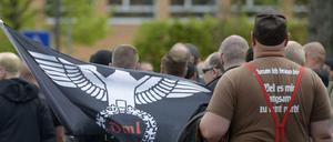 Hier wird das Urteil Anschluss finden: Teilnehmer eines Aufmarsches einer rechtsextremen Gruppierung. 