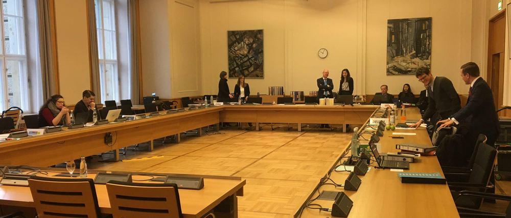 Im Sitzungsraum des Berliner Amri-Untersuchungsausschusses im Abgeordnetenhaus.