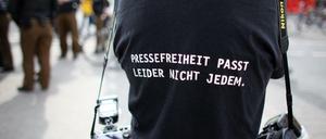 Das Recht auf freie Berichterstattung muss immer wieder durchgesetzt werden. Und sie muss geschützt werden, wenn Pressefreiheit funktionieren soll. 