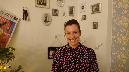 Antje Menz in ihrem weihnachtlich dekorierten Café.